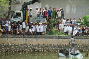 Ảnh tuần qua: Nhiều vụ tai nạn hy hữu và thương tâm
