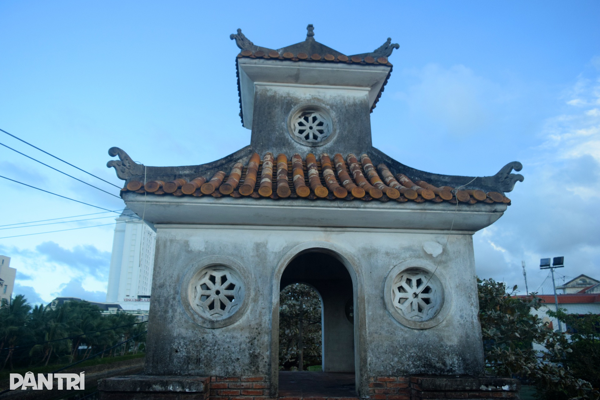 Thành cổ hơn 200 năm tuổi giữa lòng thành phố hoa hồng - 6 Thành cổ hơn 200 năm tuổi giữa lòng thành phố hoa hồng - 6