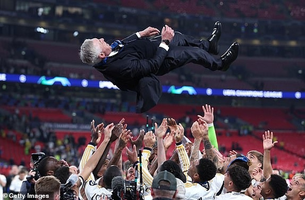 HLV Jose Mourinho ca ngợi kỷ lục vô địch của đồng nghiệp Ancelotti - 1 HLV Jose Mourinho ca ngợi kỷ lục vô địch của đồng nghiệp Ancelotti - 1