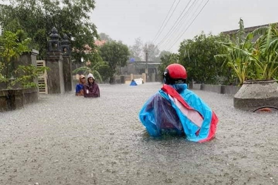 Hà Tĩnh: Mưa lũ khiến 4 người tử vong, nhiều tuyến đường nứt toác - 3 Hà Tĩnh: Mưa lũ khiến 4 người tử vong, nhiều tuyến đường nứt toác - 3