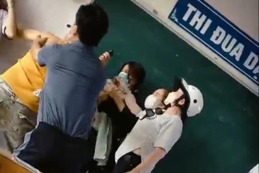 Bạc Liêu: Phụ huynh ngang nhiên xông vào lớp đánh học sinh