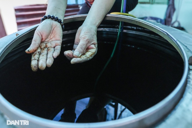 Cảnh nước sinh hoạt đục ngầu tanh vị sắt của hàng trăm nghìn người Hà Nội - 5 Cảnh nước sinh hoạt đục ngầu tanh vị sắt của hàng trăm nghìn người Hà Nội - 5