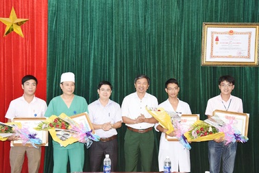 3 nhân viên y tế hiến máu cứu sản phụ bị băng huyết