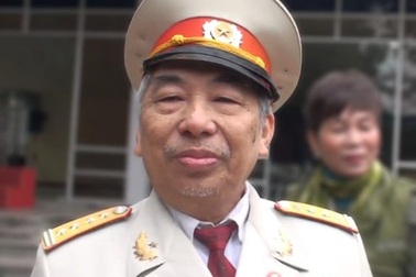 Mạo nhận đại tá, giáo sư, lôi kéo thành lập tổ chức trái phép