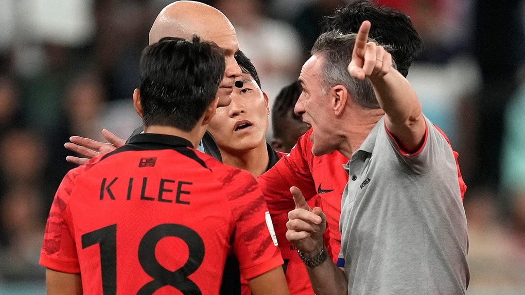 Son Heung Min nói điều khiến CĐV đau nhói khi Hàn Quốc thất bại - 2 Son Heung Min nói điều khiến CĐV đau nhói khi Hàn Quốc thất bại - 2