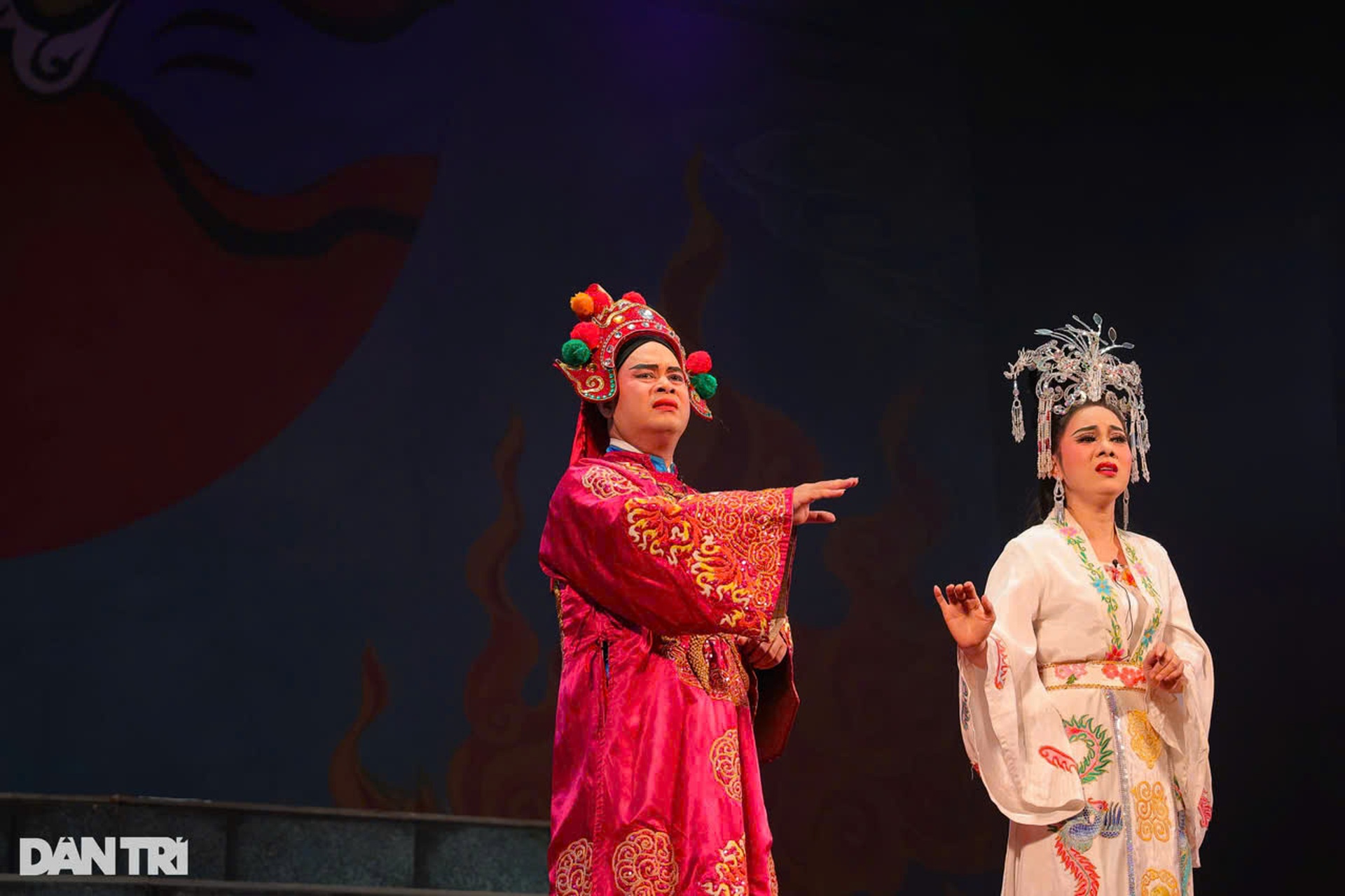 Tết của nghệ sĩ xiếc, chèo: Đi diễn từ mùng 2, cát-xê cao gấp đôi - 7 Tết của nghệ sĩ xiếc, chèo: Đi diễn từ mùng 2, cát-xê cao gấp đôi - 7