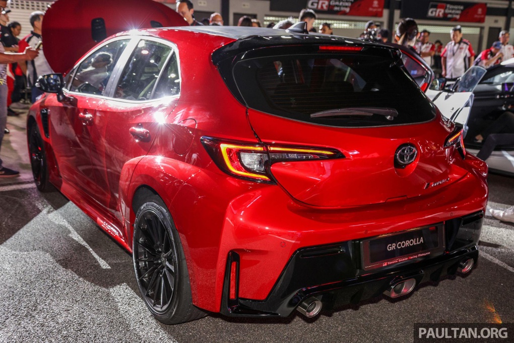 Chi tiết Toyota Corolla bản mạnh 300 mã lực, tay chơi Việt vẫn phải chờ - 5 Chi tiết Toyota Corolla bản mạnh 300 mã lực, tay chơi Việt vẫn phải chờ - 5