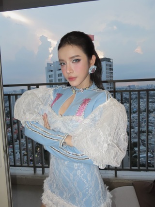 "Bạn gái tin đồn" của Anh Tú: Nhan sắc như búp bê, đóng phim Tết Trấn Thành - 3
