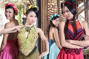 Trang phục trên phim - áo Việt ngỡ áo Tàu: Chọn đúng hay đẹp?