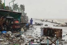 Siêu bão Ragasa suy yếu sau khi đổ bộ Philippines