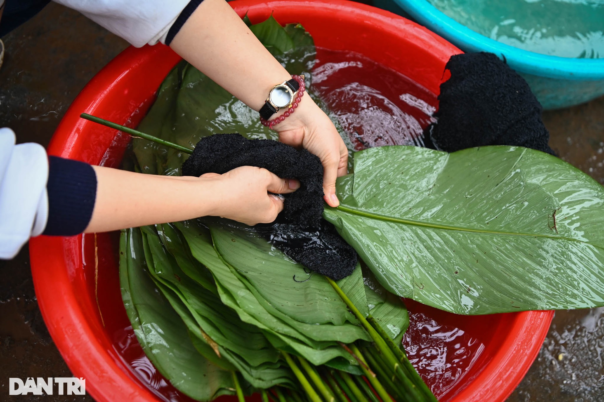 Hà Nội: Tết ấm lòng với những hoàn cảnh khó khăn tại xóm nhà phao - 5