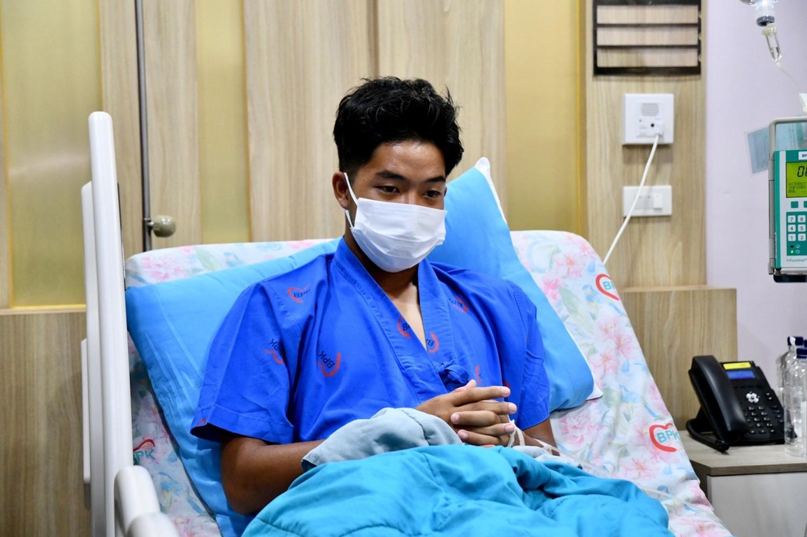 Cảnh sát vào cuộc vụ cầu thủ Thái Lan đánh đồng nghiệp nhập viện - 2 Cảnh sát vào cuộc vụ cầu thủ Thái Lan đánh đồng nghiệp nhập viện - 2