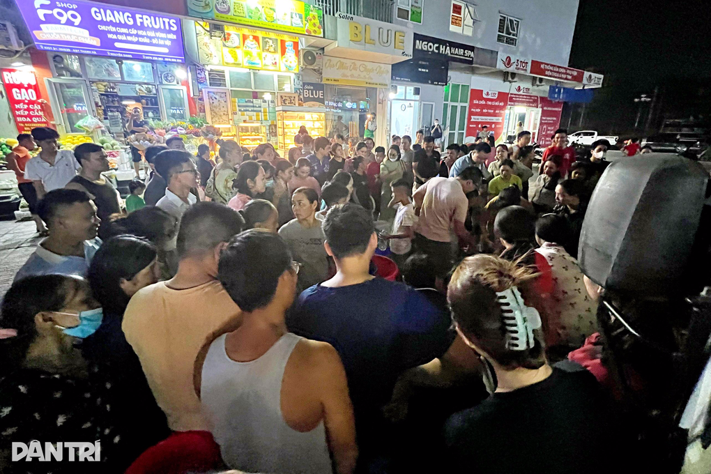 10 ngày dân chung cư Thanh Hà khát nước sạch: Ngày đi làm, tối xin nước - 2 10 ngày dân chung cư Thanh Hà khát nước sạch: Ngày đi làm, tối xin nước - 2