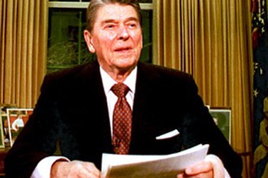 Ronald Reagan đã mắc bệnh mất trí nhớ khi nắm ghế tổng thống