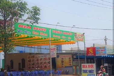 Tước quân tịch, khởi tố thượng úy công an gọi bạn đến đuổi chém tình địch