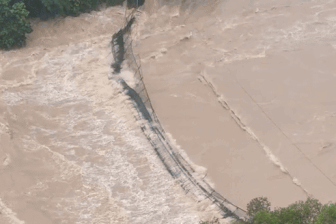 Thực hư cầu treo triệu view ở thác nước nổi tiếng Đăk Lăk bị lũ cuốn trôi