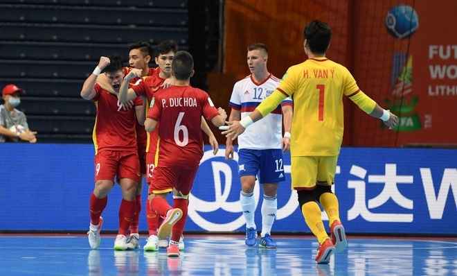 Đắc Huy và Đức Hòa ghi dấu mốc lịch sử cho tuyển futsal Việt Nam - 1
