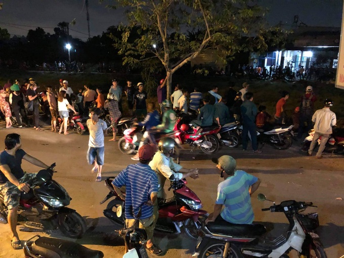 TP.HCM: Đã bắt được nghi can giết chết bà nội, mẹ và chém gần đứt 2 cánh tay của cha ruột - Ảnh 2. TP.HCM: Đã bắt được nghi can giết chết bà nội, mẹ và chém gần đứt 2 cánh tay của cha ruột - Ảnh 2.