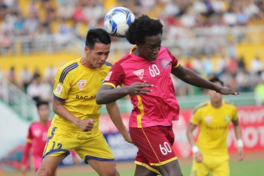 Vòng 16 V-League 2016: Thử thách với hai ứng viên vô địch