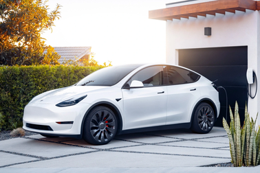 Trộm có thể mở khóa và khởi động xe Tesla chỉ trong vài giây