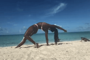 Clip "cô gái tập Yoga bị kỳ nhông cắn" gây sốt với hơn 3,5 triệu lượt xem