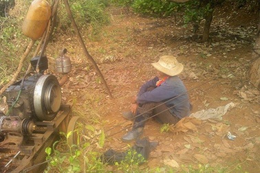 Sát Tết, dân vẫn mất ngủ canh từng giọt nước tưới cà phê