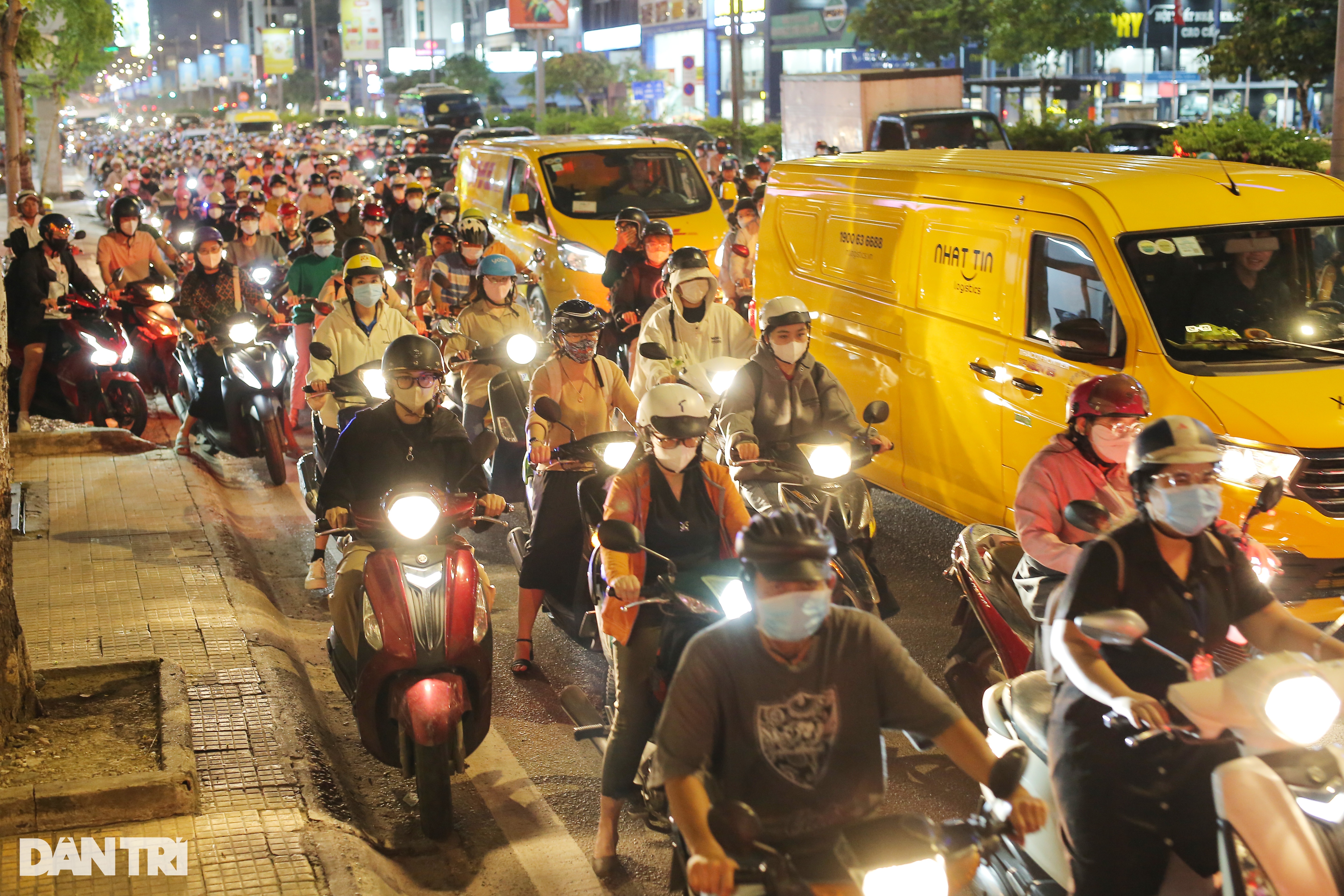 View - Ám ảnh kẹt xe không lối thoát ở cửa ngõ sân bay Tân Sơn Nhất | Báo Dân trí