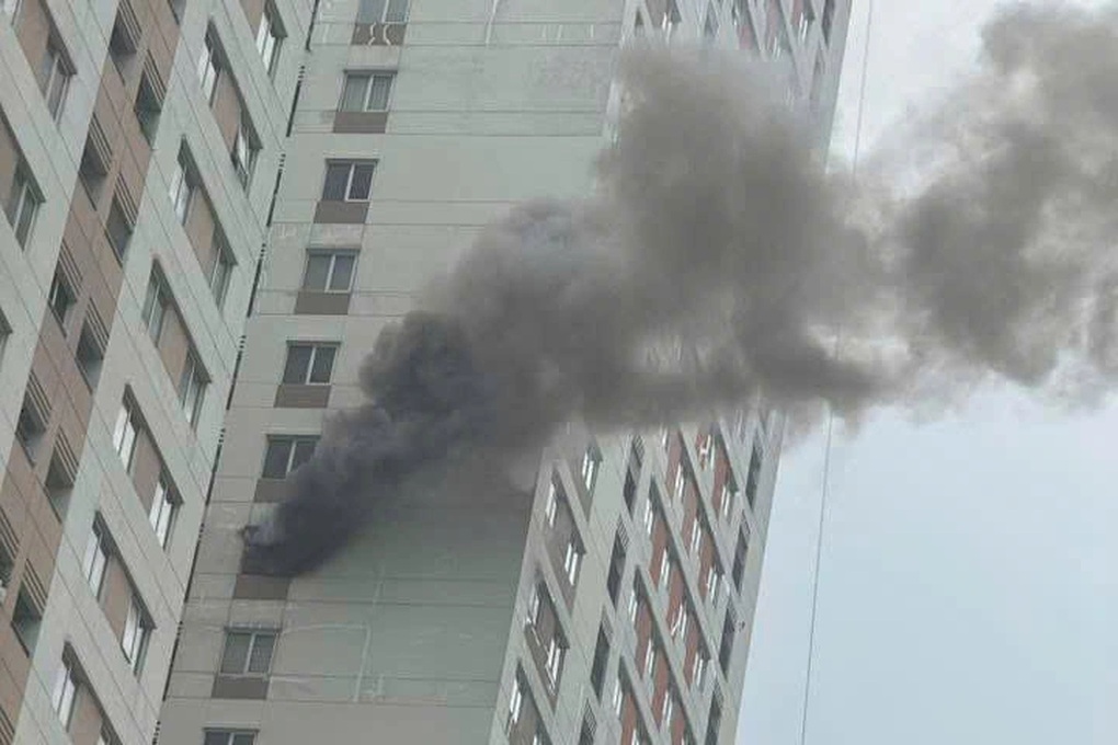Lại cháy căn hộ tầng 23 chung cư ở Hà Nội - 1 Lại cháy căn hộ tầng 23 chung cư ở Hà Nội - 1
