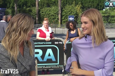 Rosie Huntington-Whiteley chia sẻ về bạn trai