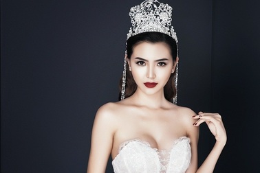 Hoa hậu Ngọc Duyên muốn thoát mác “bình hoa di động”