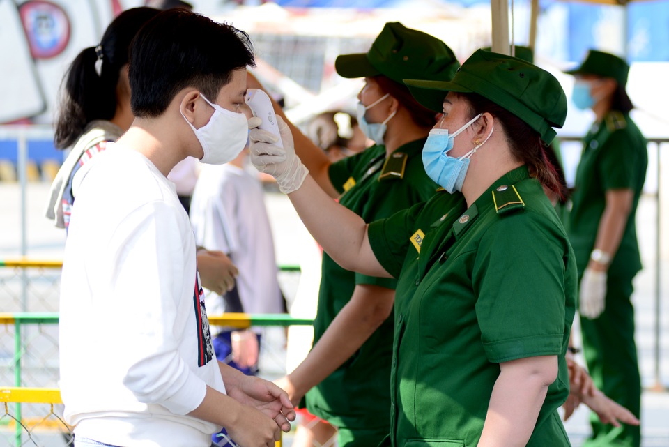 Hoạt động của người dân cả nước sáng ngày đầu năm mới Tân Sửu - 5