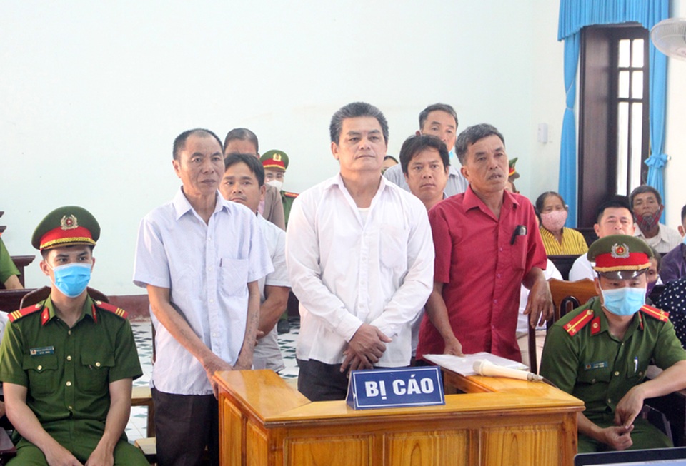 Tuyên án nhóm đối tượng xông vào trụ sở xã gây rối kỳ họp HĐND - 1 Tuyên án nhóm đối tượng xông vào trụ sở xã gây rối kỳ họp HĐND - 1