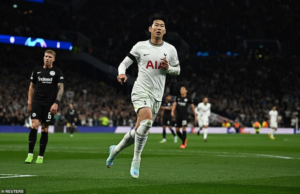 Son Heung Min tỏa sáng, Tottenham nở nụ cười trong cơn mưa bàn thắng - 5 Son Heung Min tỏa sáng, Tottenham nở nụ cười trong cơn mưa bàn thắng - 5