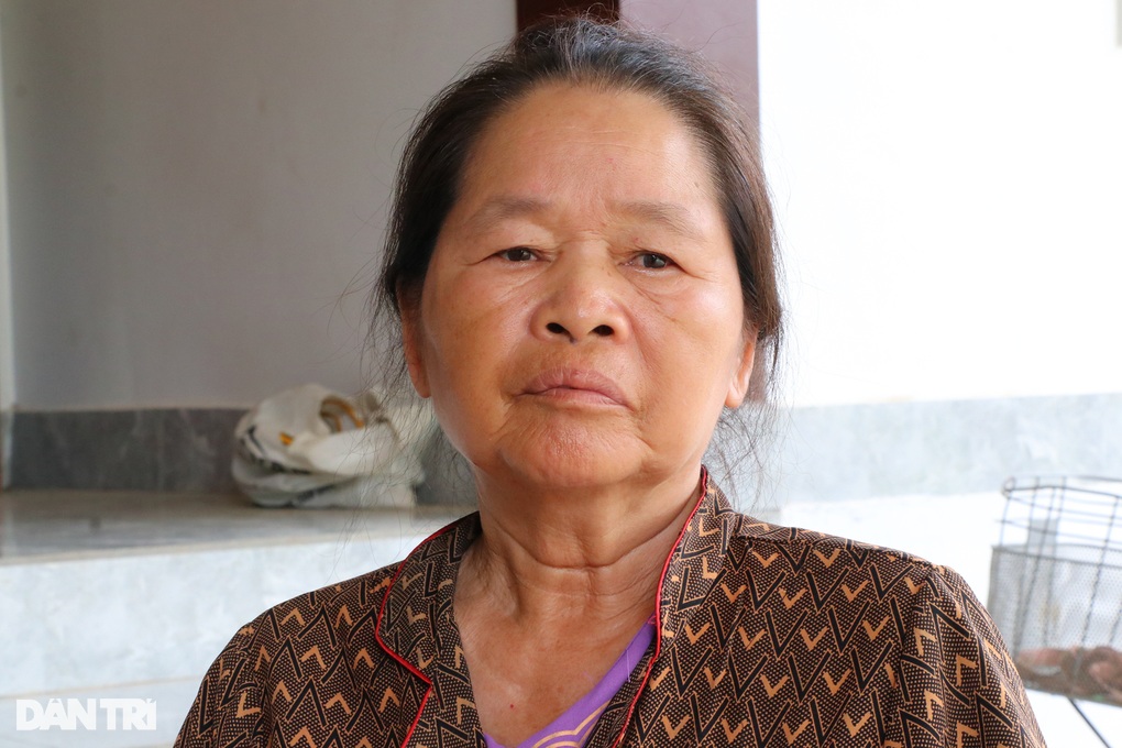 Bữa cơm với chuối xanh chấm muối của anh em mồ côi bố, mẹ đi lấy chồng - 4 Bữa cơm với chuối xanh chấm muối của anh em mồ côi bố, mẹ đi lấy chồng - 4
