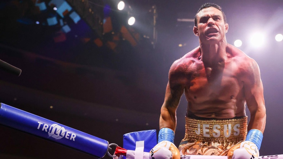 Evander Holyfield thất bại trước Vitor Belfort trong lần trở lại võ đài - 6