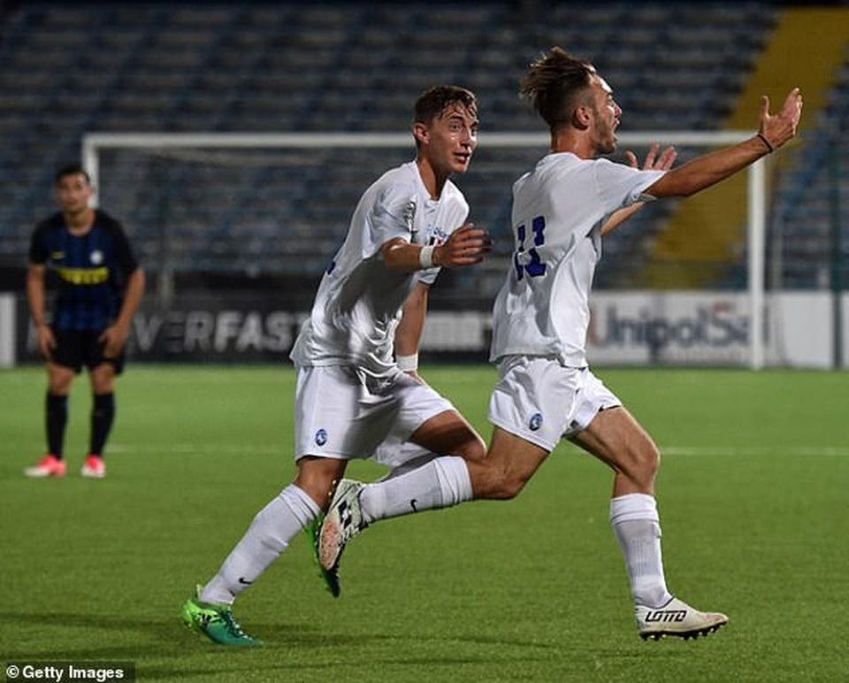 Cầu thủ 19 tuổi tại Serie A qua đời trong thời gian cách ly - 2 Cầu thủ 19 tuổi tại Serie A qua đời trong thời gian cách ly - 2