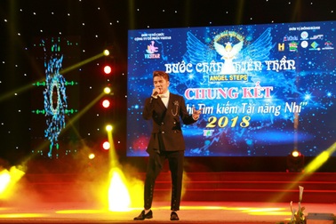 Đàm Vĩnh Hưng góp mặt trong đêm nhạc tại Huế