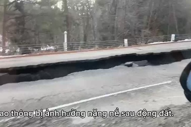 Người Việt lái xe 12 tiếng xuyên núi, vào tâm chấn động đất cứu trợ