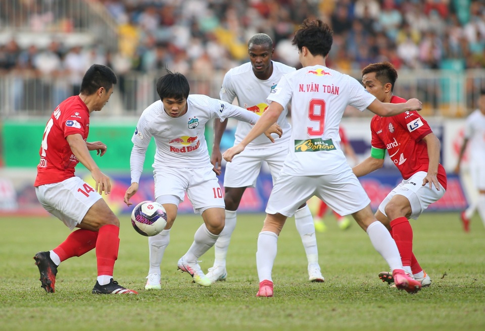 Kiatisuk cao tay ấn, HA Gia Lai đủ sức vô địch V-League - 2 Kiatisuk cao tay ấn, HA Gia Lai đủ sức vô địch V-League - 2