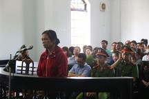 Vụ xét xử người nổi tiếng tố cáo tham nhũng: Nước mắt của những người mẹ