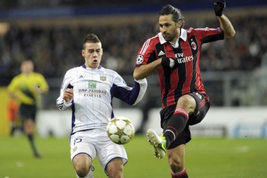 Đánh bại Anderlecht, AC Milan cầm vé vào vòng sau