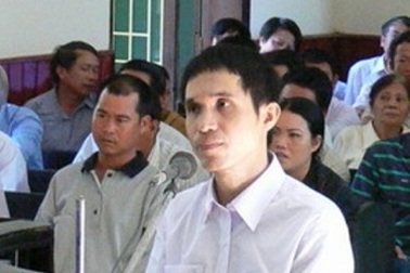 Giả chữ ký lãnh đạo ngân hàng, chiếm đoạt gần 20 tỷ đồng