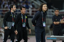 Malaysia bị loại khỏi AFF Cup, HLV Kim Pan Gon nhận hết mọi trách nhiệm