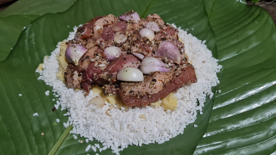 Ghi ở làng bánh chưng xanh thành Vinh thâu đêm phục vụ Tết - 3 Ghi ở làng bánh chưng xanh thành Vinh thâu đêm phục vụ Tết - 3