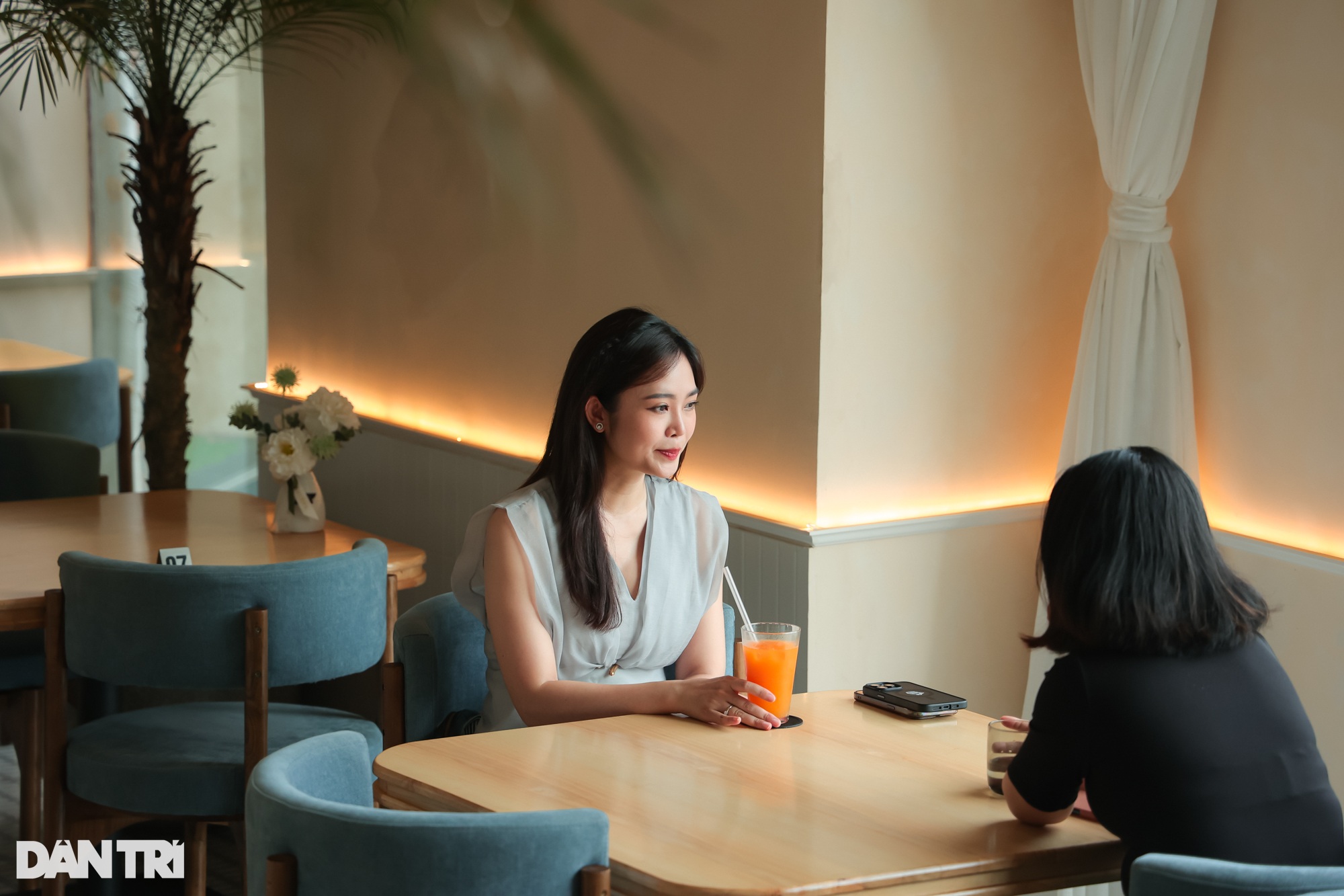 MC Thùy Linh VTV: Chồng kém 5 tuổi cưng chiều, U40 không áp lực sinh con - 2