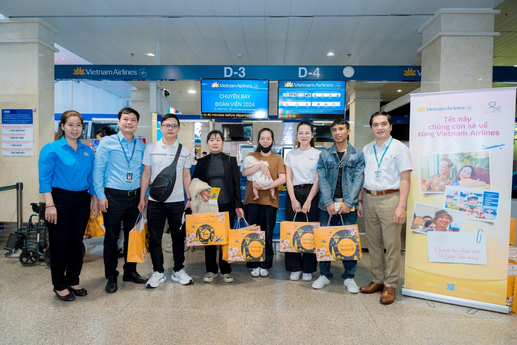 Gulu Foods tặng quà Tết cho người lao động có hoàn cảnh khó khăn trên chuyến bay miễn phí - 3 Gulu Foods tặng quà Tết cho người lao động có hoàn cảnh khó khăn trên chuyến bay miễn phí - 3