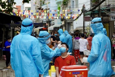 TPHCM: Thêm 11 người dương tính SARS-CoV-2 liên quan tới nhóm truyền giáo