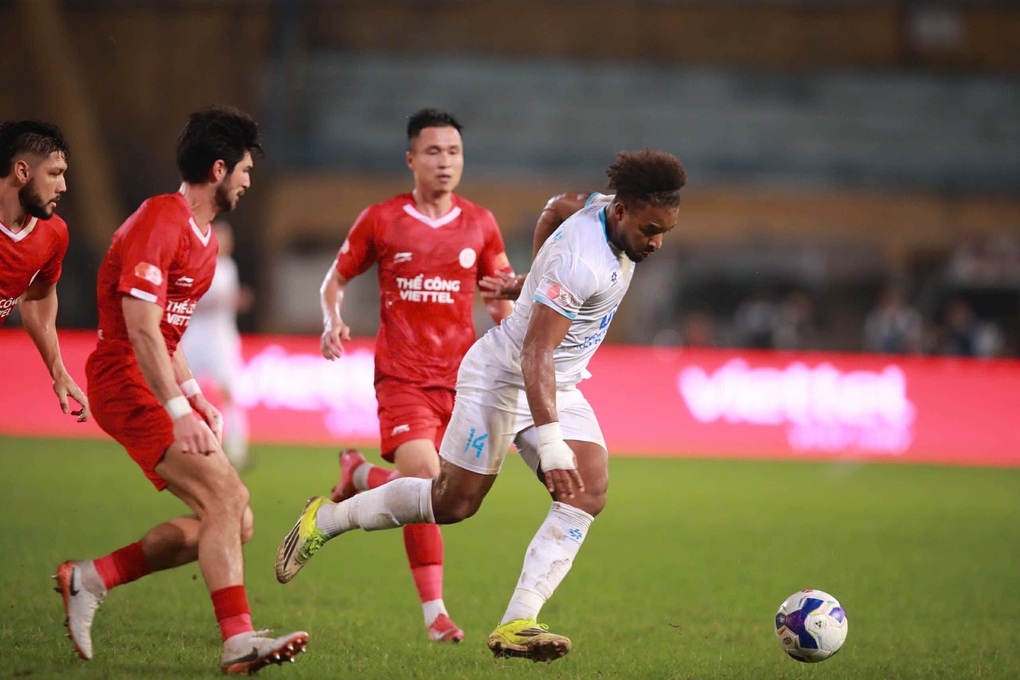 Xuân Son bị phong tỏa, CLB Nam Định thua Thể Công Viettel - 1