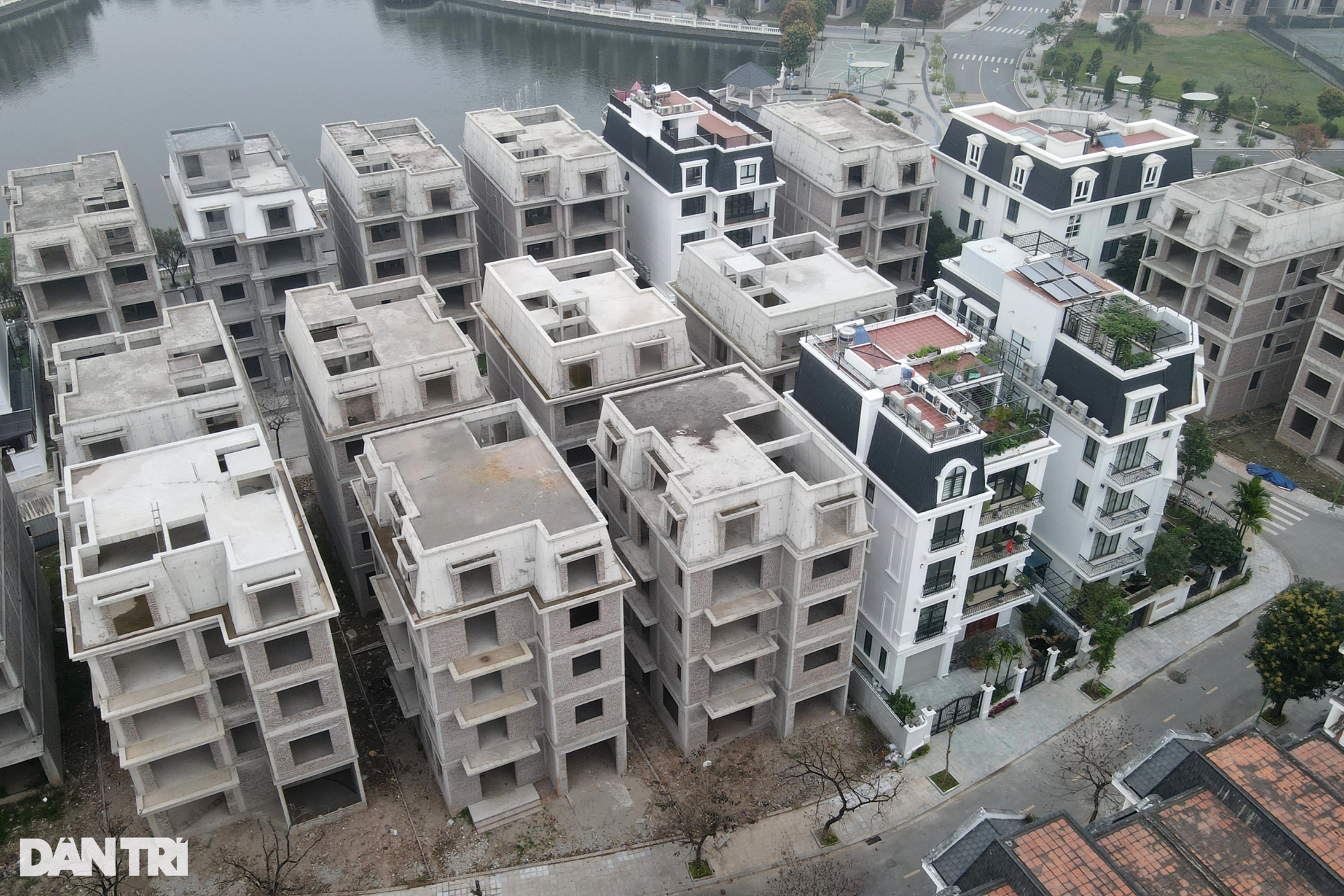 Tăng giá điên cuồng, hàng loạt biệt thự triệu đô vẫn vắng bóng người ở - 17 Tăng giá điên cuồng, hàng loạt biệt thự triệu đô vẫn vắng bóng người ở - 17