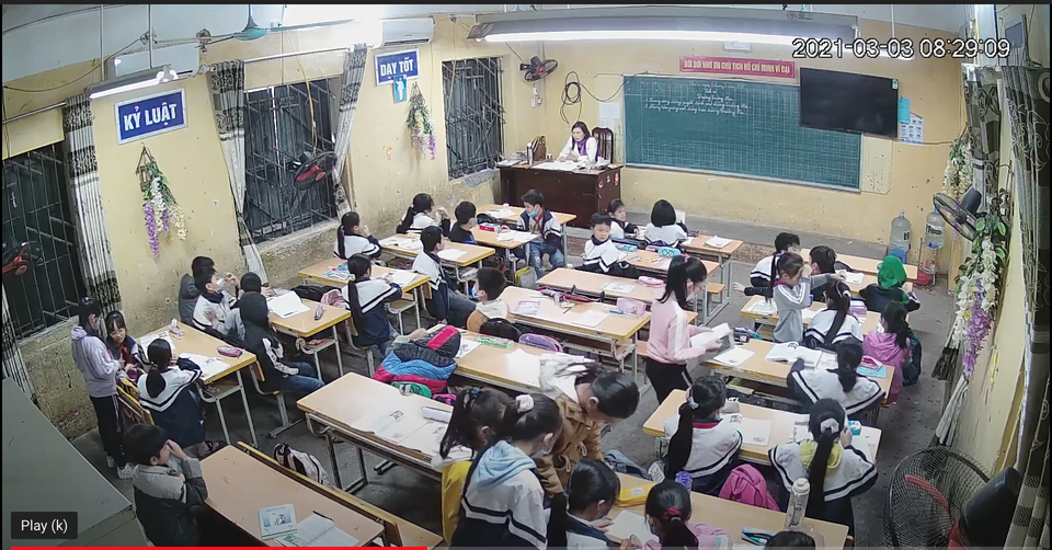 Vụ cô giáo tố bị trù dập: Xác minh thông tin học sinh đánh, bắn đạn giấy - 1 Vụ cô giáo tố bị trù dập: Xác minh thông tin học sinh đánh, bắn đạn giấy - 1